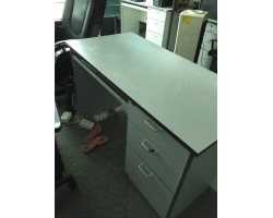 Thanh lý 10 bàn làm việc